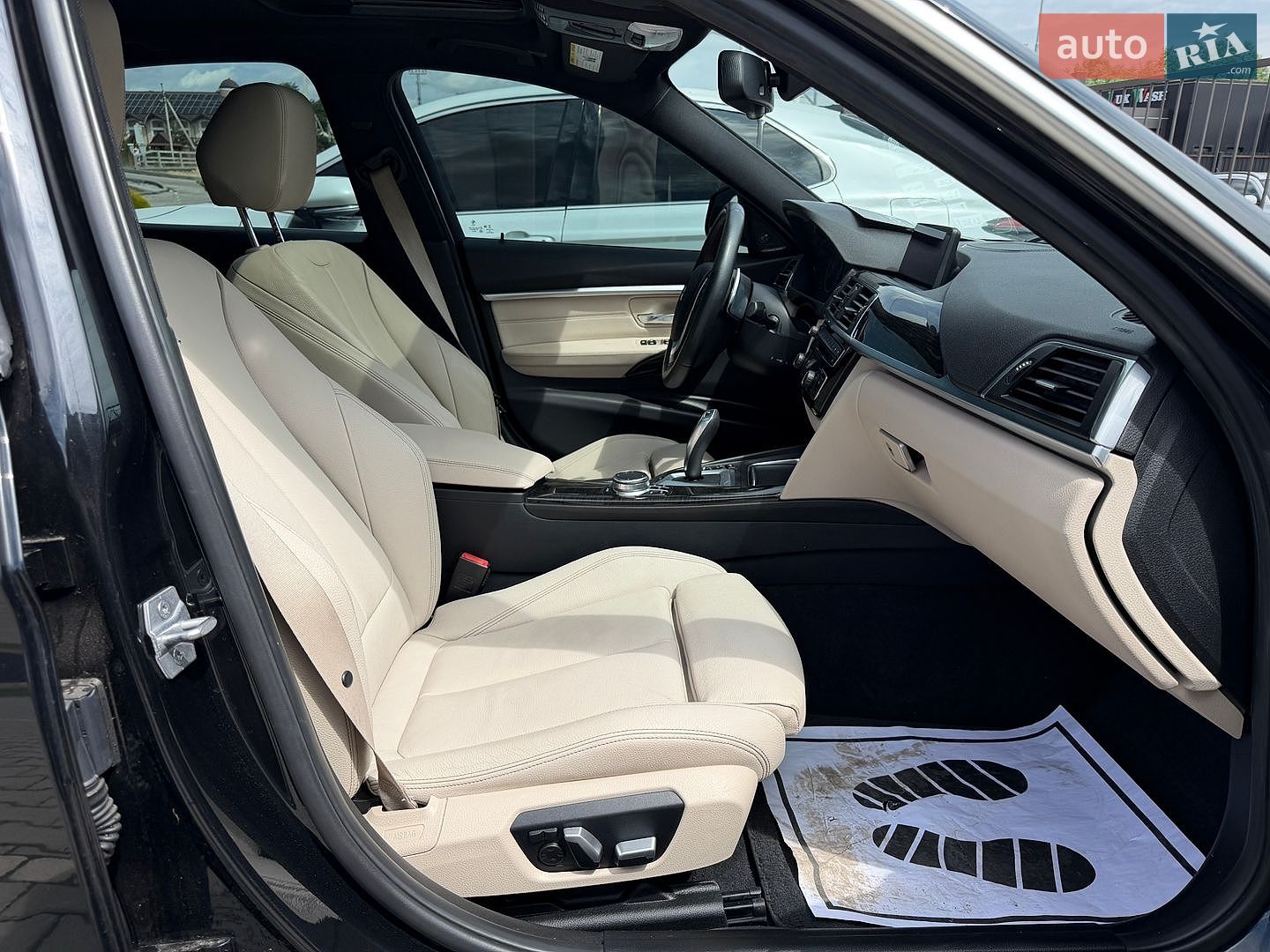 BMW 3 Series 2017 VIN WBA8E1C34HA156514 фото оголошення 19 з 32