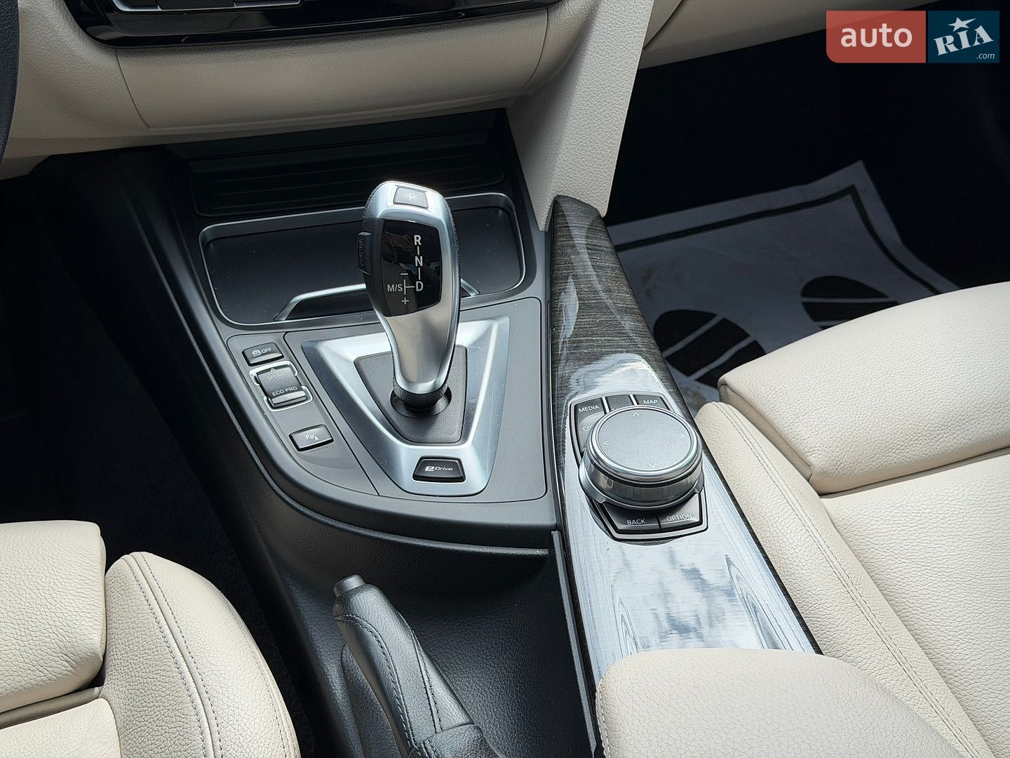 BMW 3 Series 2017 VIN WBA8E1C34HA156514 фото оголошення 28 з 32
