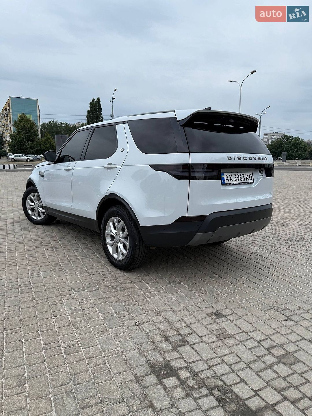 Land Rover Discovery 2019 VIN SALRG2RV9L2423058 фото оголошення 5 з 17