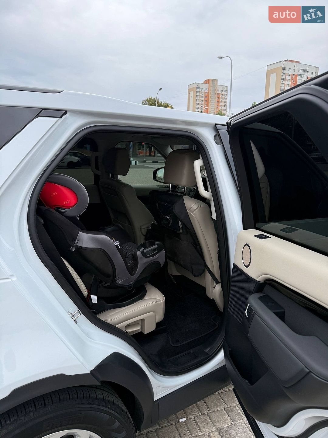 Land Rover Discovery 2019 VIN SALRG2RV9L2423058 фото оголошення 12 з 17