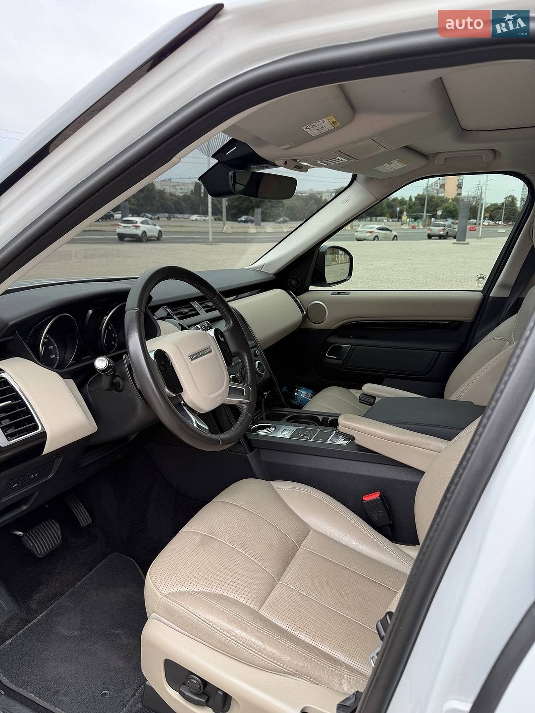 Land Rover Discovery 2019 VIN SALRG2RV9L2423058 фото оголошення 6 з 17
