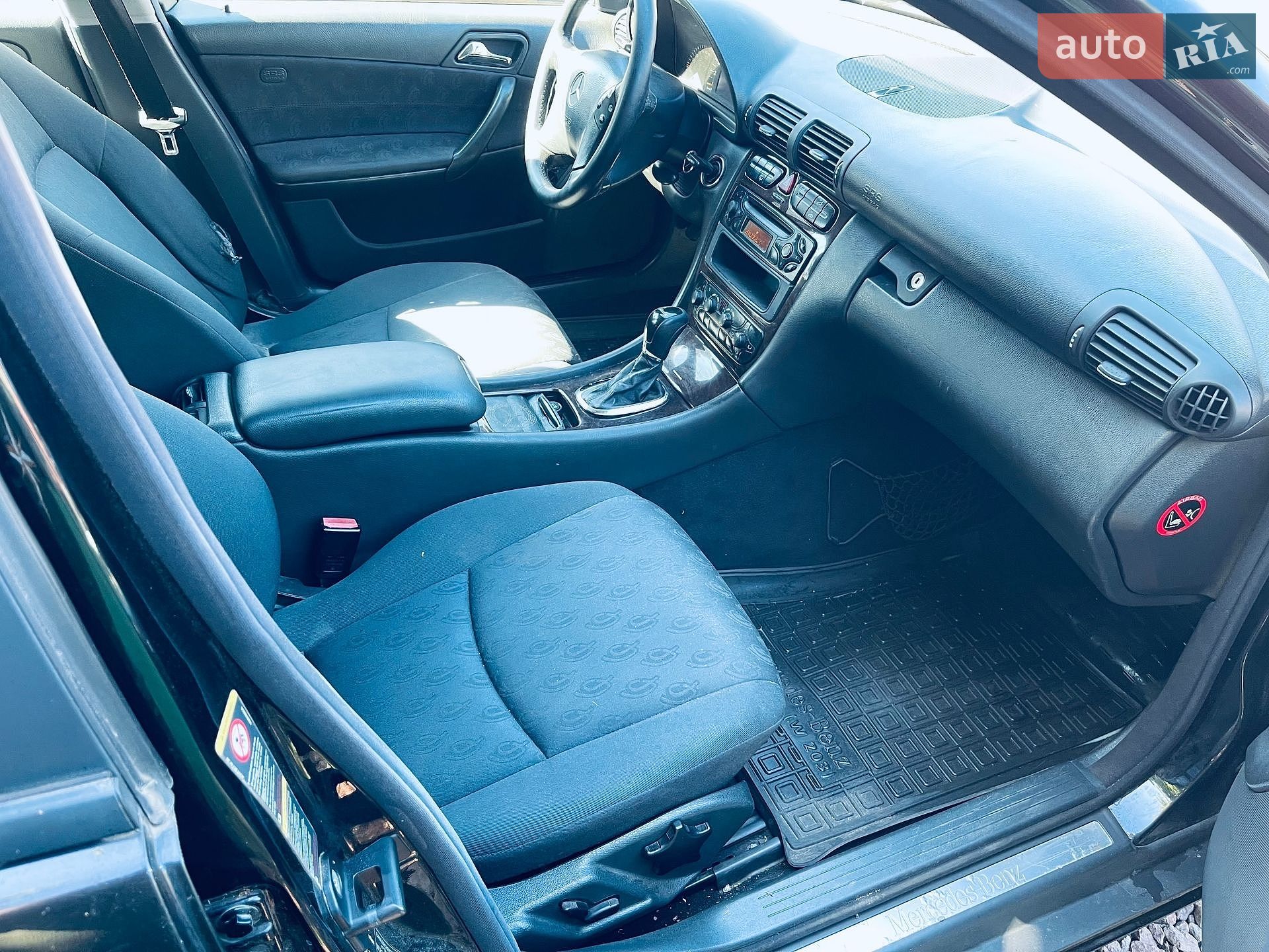 Mercedes-Benz C-Class 2004 VIN WDB2032421F553964 фото оголошення 8 з 20