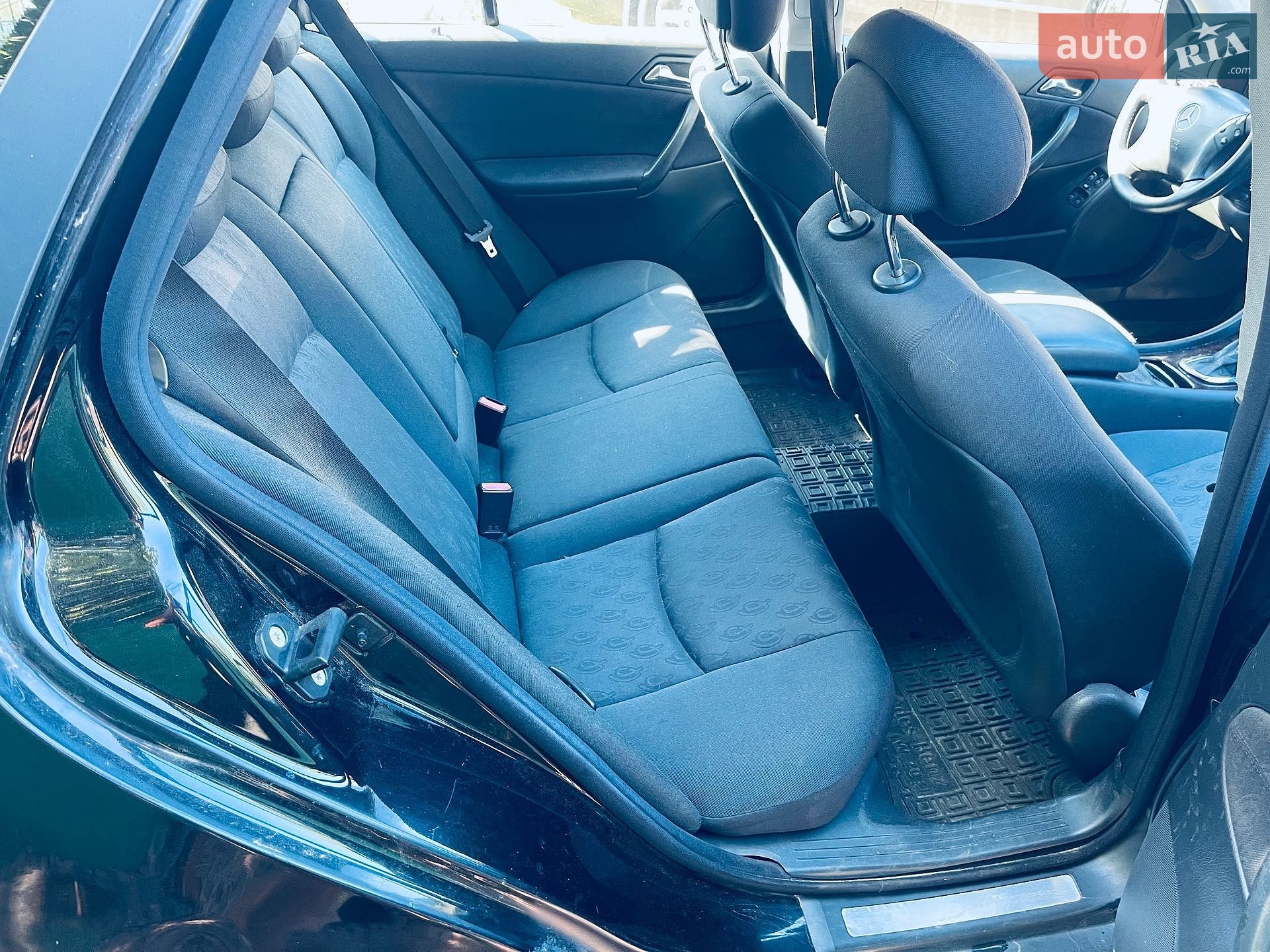 Mercedes-Benz C-Class 2004 VIN WDB2032421F553964 фото оголошення 10 з 20