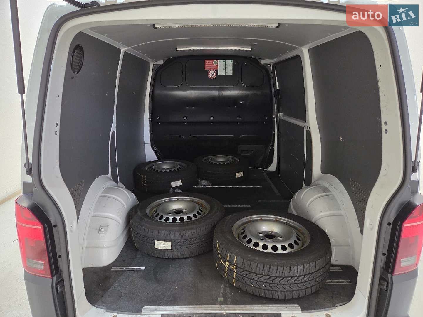 Volkswagen Transporter 2022 VIN WV1ZZZ7HZNX027060 фото оголошення 14 з 25