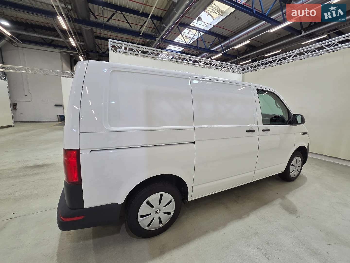 Volkswagen Transporter 2022 VIN WV1ZZZ7HZNX027060 фото оголошення 8 з 25