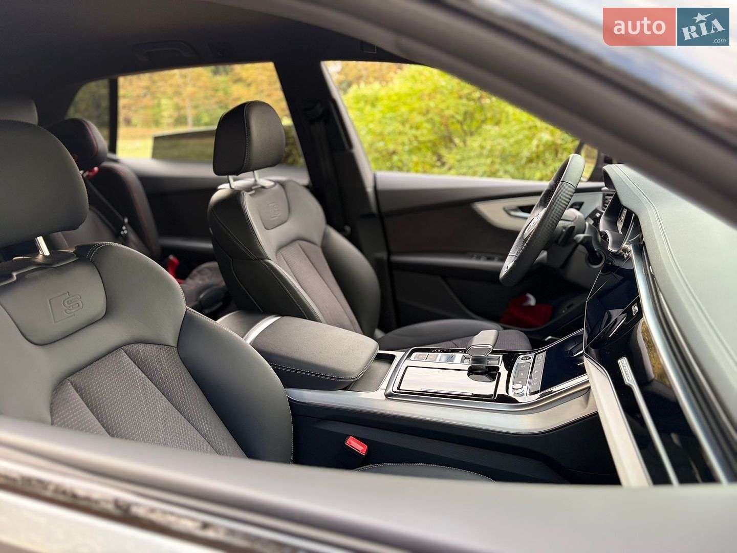 Audi Q8 2025 VIN WAUZZZF16TD014710 фото оголошення 5 з 51