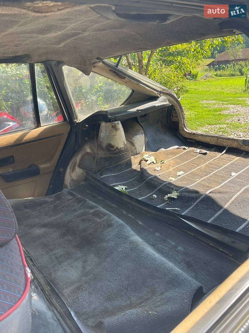Volkswagen Passat 1986 VIN WVWZZZ32ZGE093075 фото оголошення 4 з 80