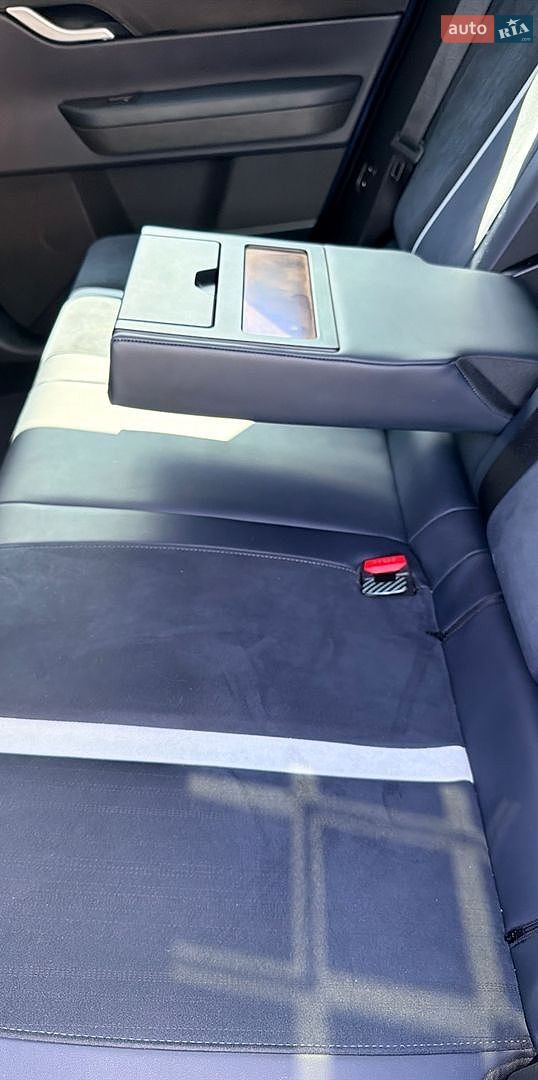 Fisker Ocean 2023 VIN VCF1ZBU26PG003567 фото оголошення 18 з 23