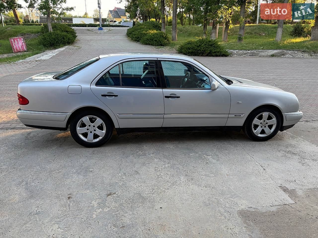 Mercedes-Benz E-Class 1997 VIN WDB2100151A589323 фото оголошення 2 з 21