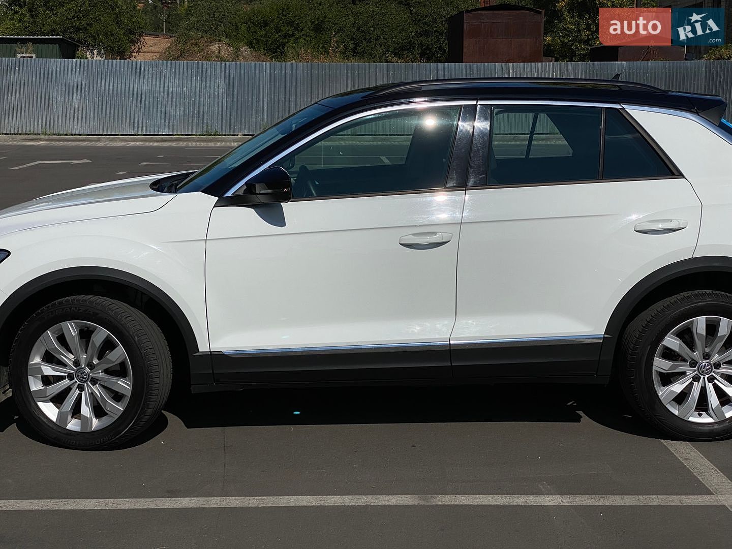 Volkswagen T-Roc 2019 VIN WVGZZZA1ZLV036162 фото оголошення 3 з 24