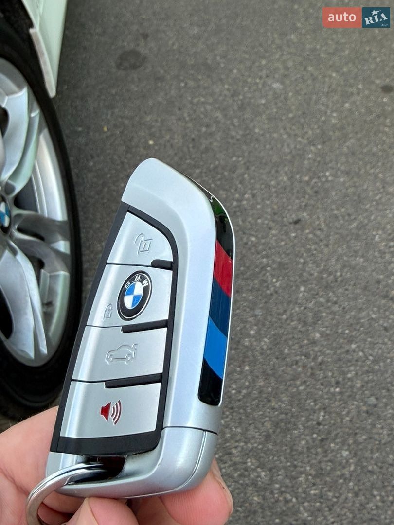 BMW 5 Series 2014 VIN WBA5A5C58ED507121 фото оголошення 15 з 33
