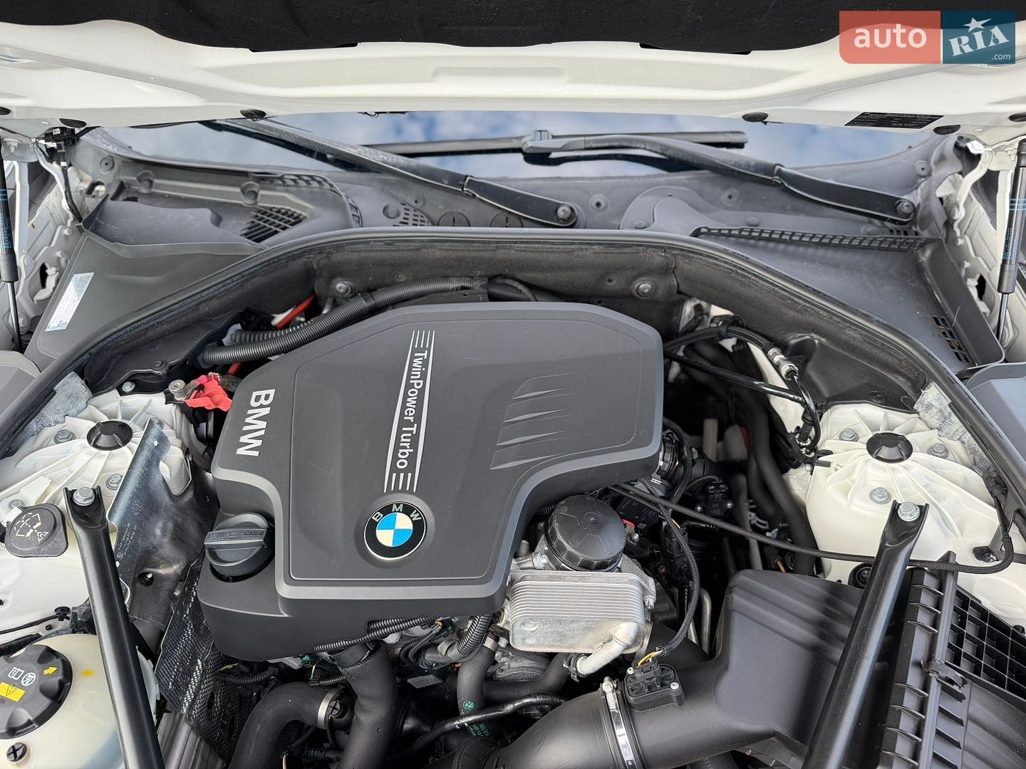 BMW 5 Series 2014 VIN WBA5A5C58ED507121 фото оголошення 18 з 33