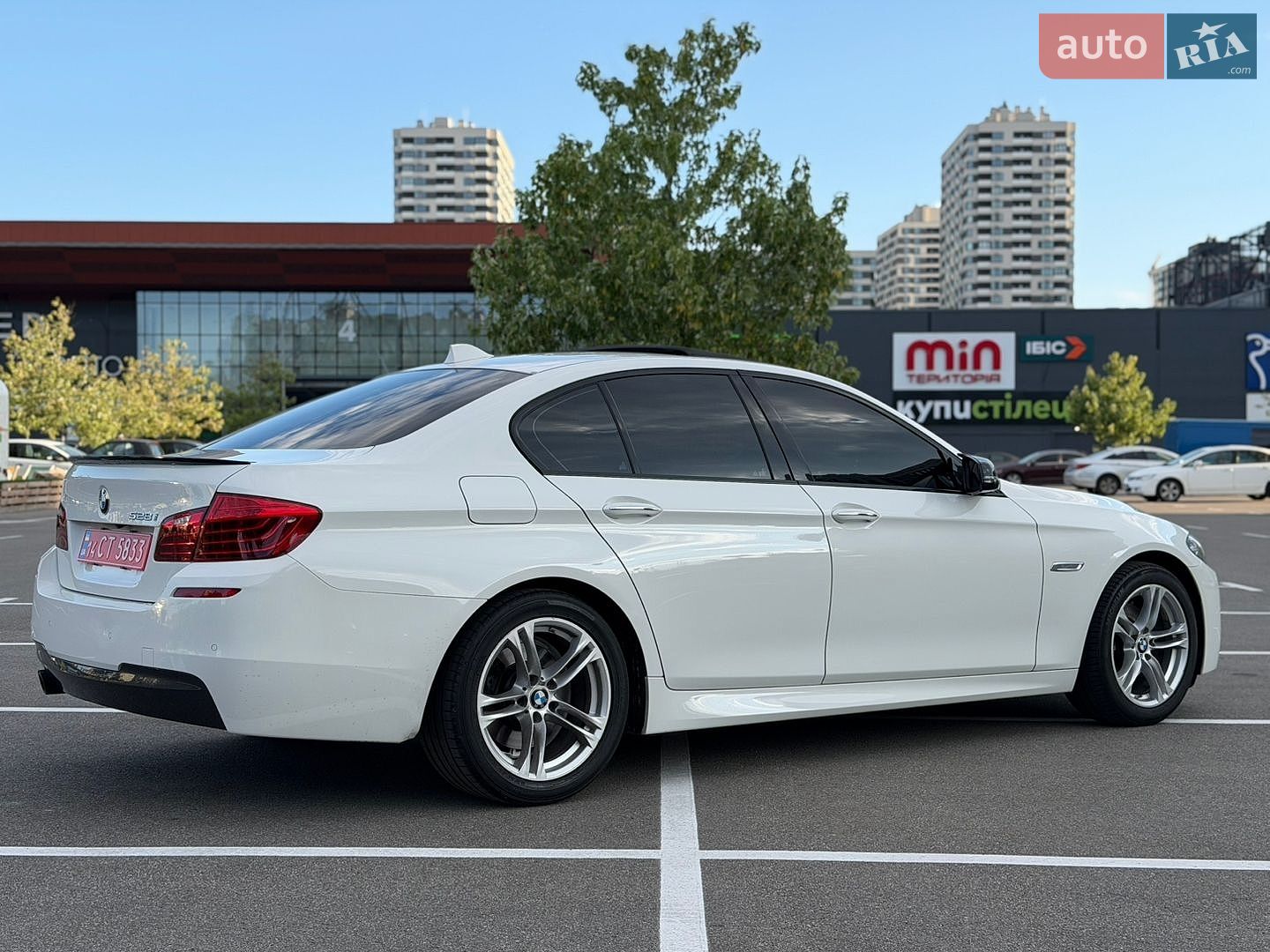 BMW 5 Series 2014 VIN WBA5A5C58ED507121 фото оголошення 6 з 33