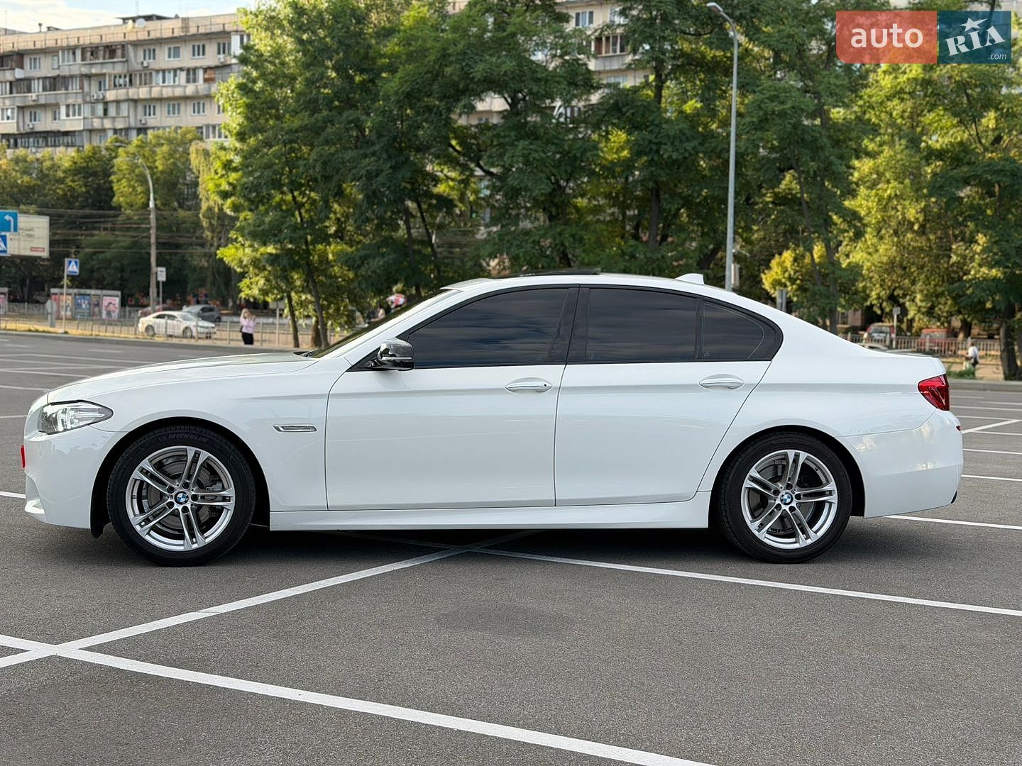 BMW 5 Series 2014 VIN WBA5A5C58ED507121 фото оголошення 5 з 33