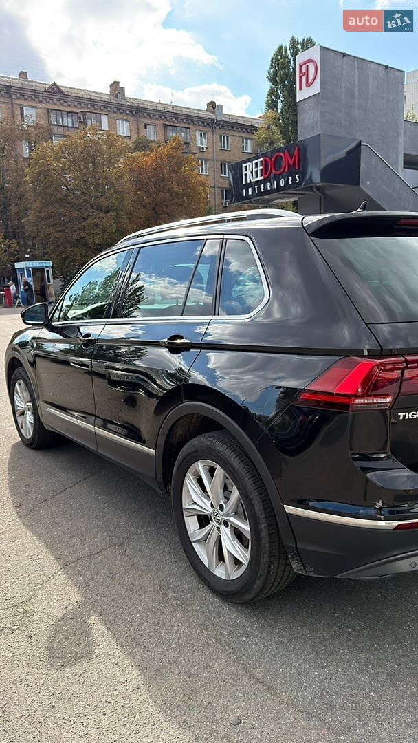 Volkswagen Tiguan 2018 VIN WVGZZZ5NZJW909671 фото оголошення 2 з 8
