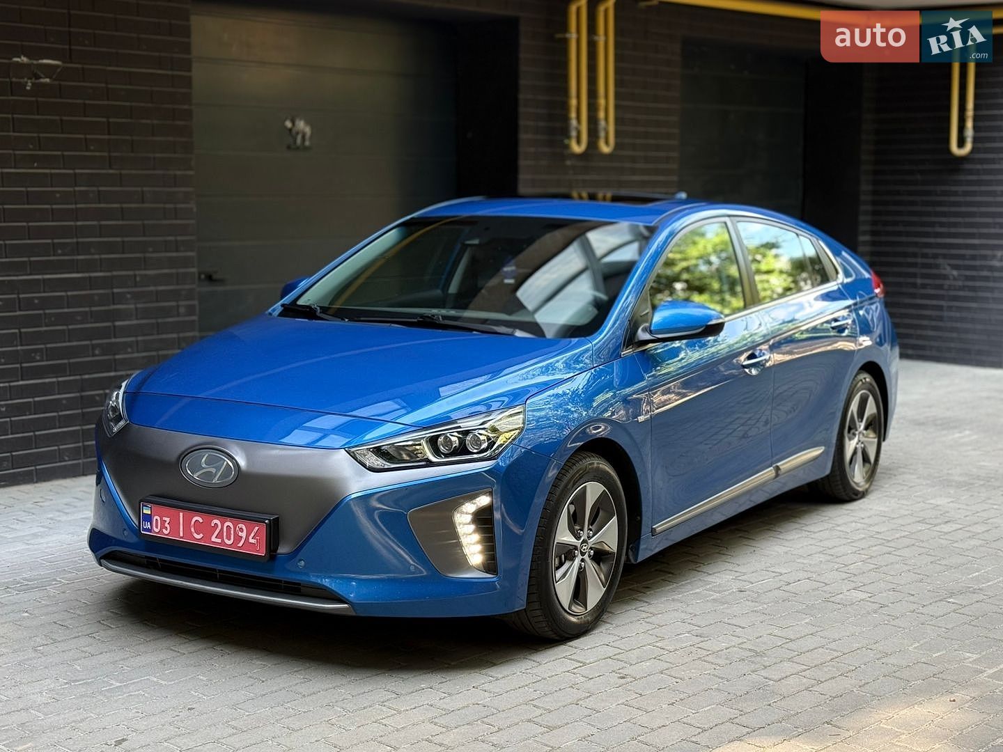 Hyundai Ioniq 2016 VIN KMHC851HFHU002142 фото оголошення 4 з 72