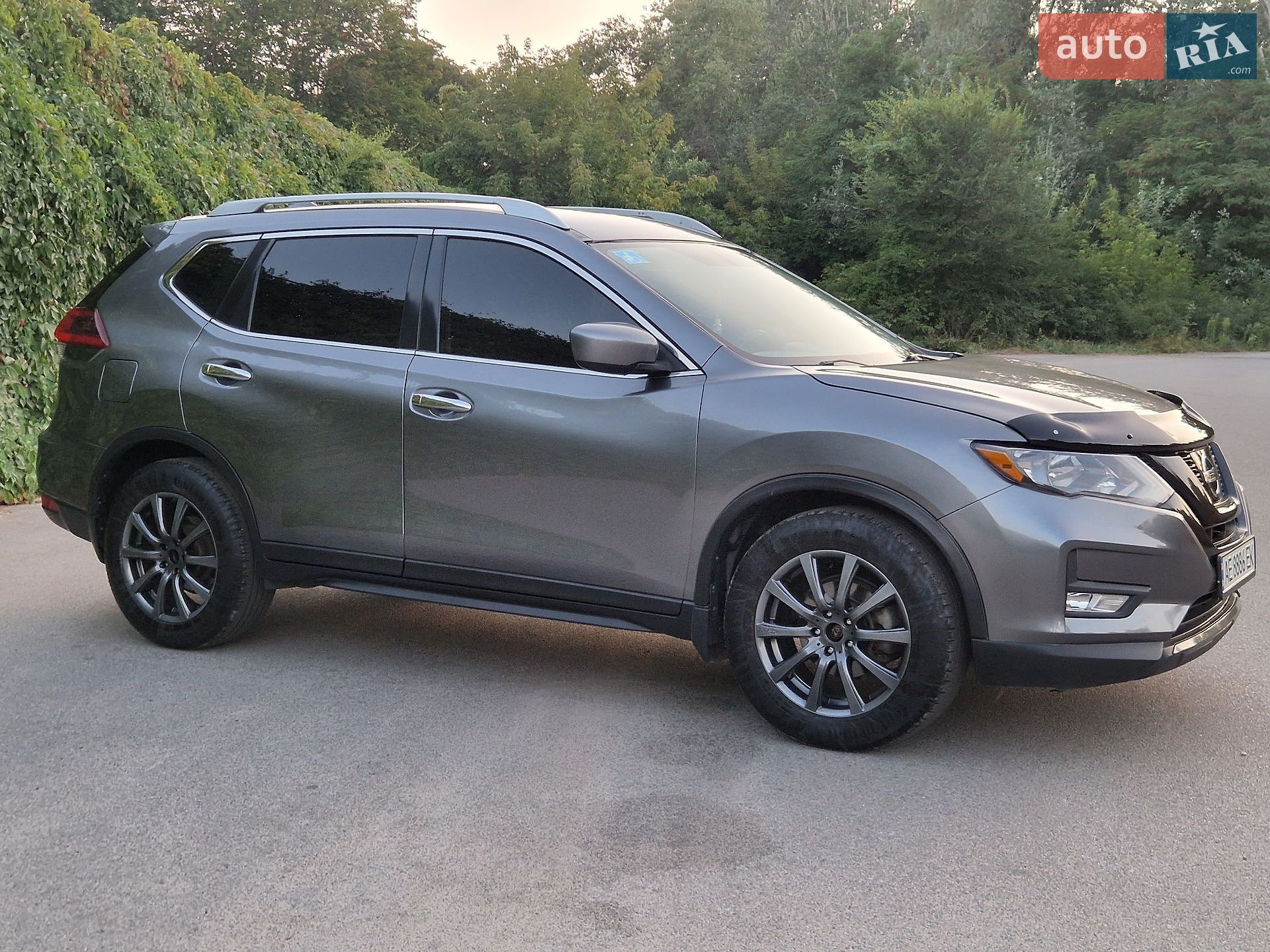Nissan Rogue 2018 VIN KNMAT2MT7JP560599 фото оголошення 4 з 12