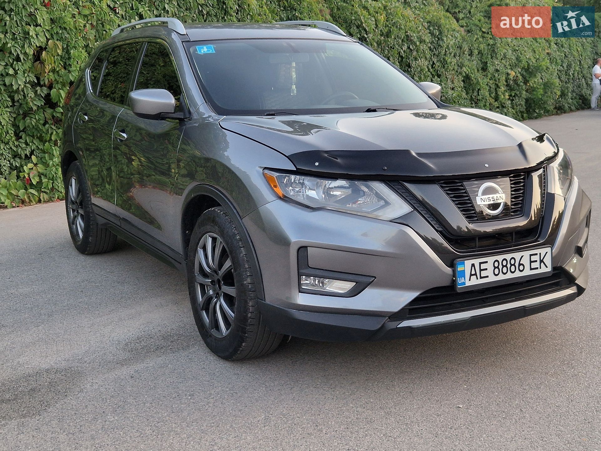 Nissan Rogue 2018 VIN KNMAT2MT7JP560599 фото оголошення 3 з 12