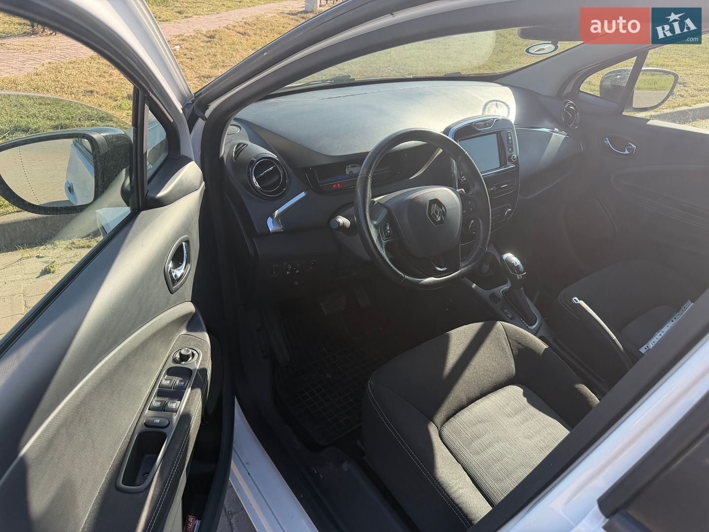 Renault Zoe 2018 VIN VF1AG000061185894 фото оголошення 4 з 10