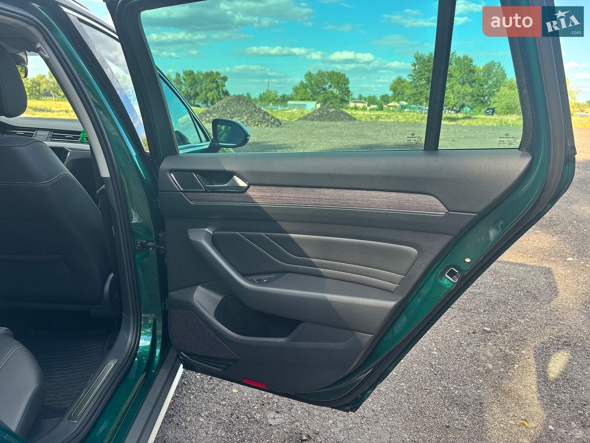 Volkswagen Passat Alltrack 2020 VIN WVWZZZ3CZLE142559 фото оголошення 17 з 37