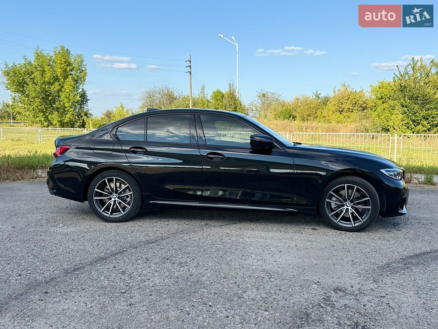 BMW 3 Series 2019 VIN WBA5R1C58KAK09506 фото оголошення 6 з 23
