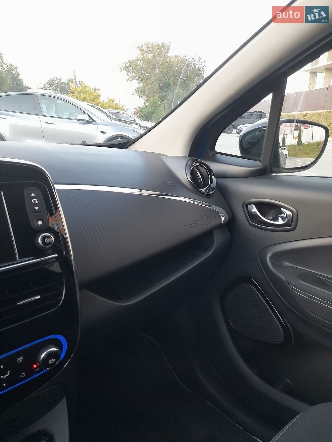 Renault Zoe 2018 VIN VF1AGVYF059753658 фото оголошення 17 з 28