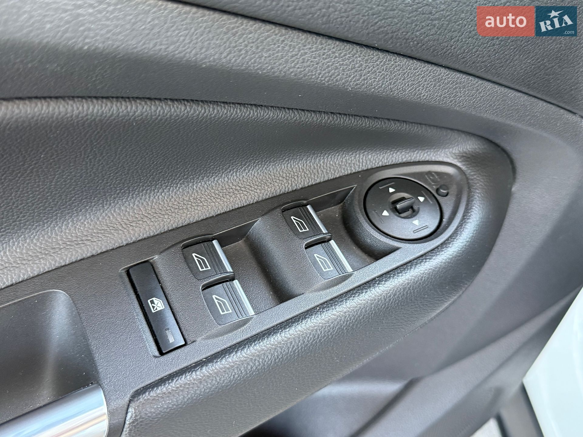 Ford Kuga 2019 VIN WF0AXXWPMAKJ60115 фото оголошення 38 з 80