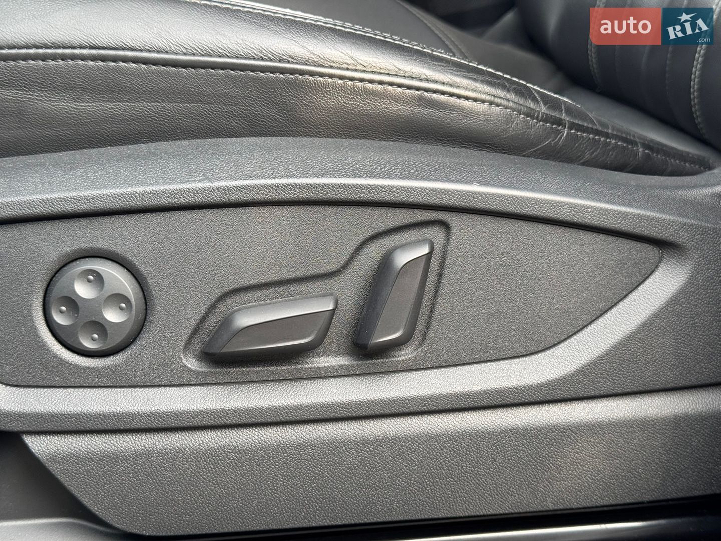 Audi Q5 2021 VIN WA1AAAFY0M2002243 фото оголошення 27 з 30