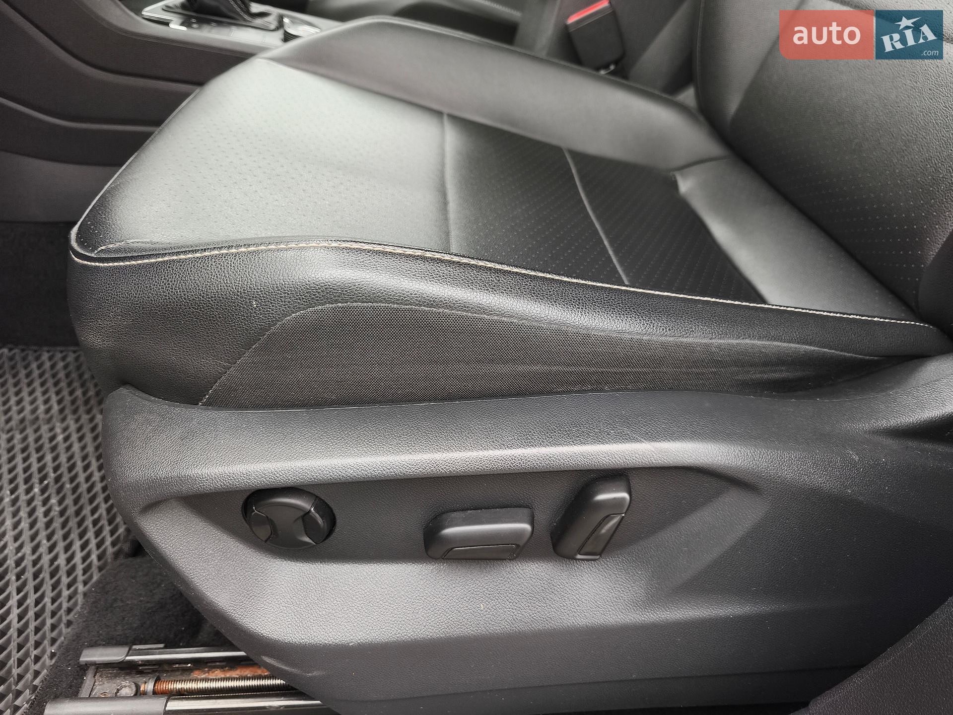 VOLKSWAGEN TIGUAN 2021 VIN 3VV2B7AX4MM093469 фото оголошення 12 з 32
