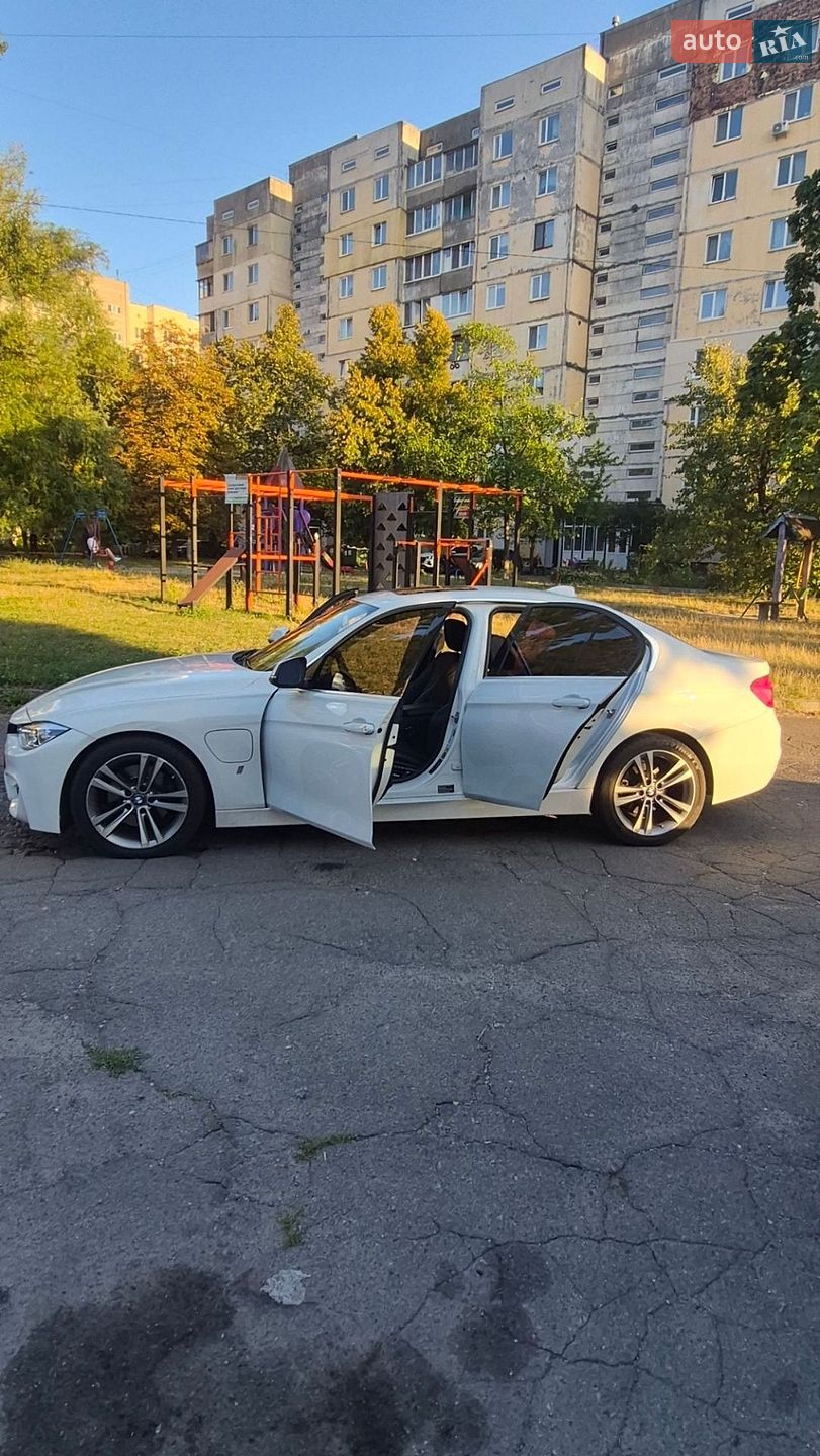 BMW 3 Series 2018 VIN WBA8E1C55JA177931 фото оголошення 10 з 11