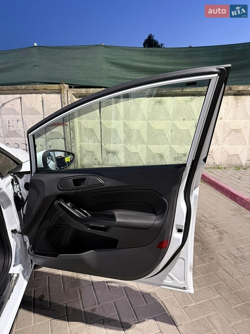 Ford Fiesta 2013 VIN WF0DXXGAKDDD50704 фото оголошення 21 з 41