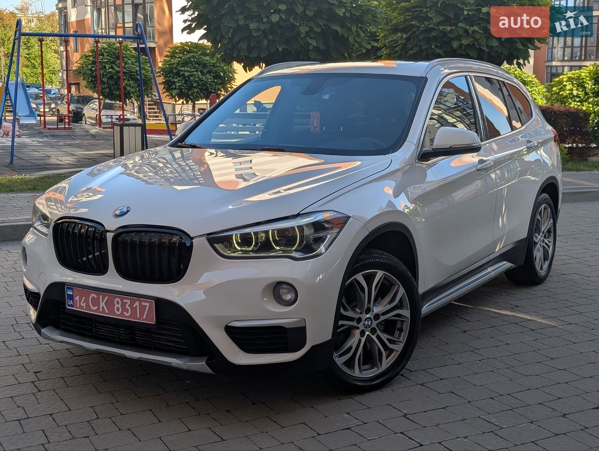 BMW X1 2018 VIN WBXHT3C32J5L28366 фото оголошення 8 з 87
