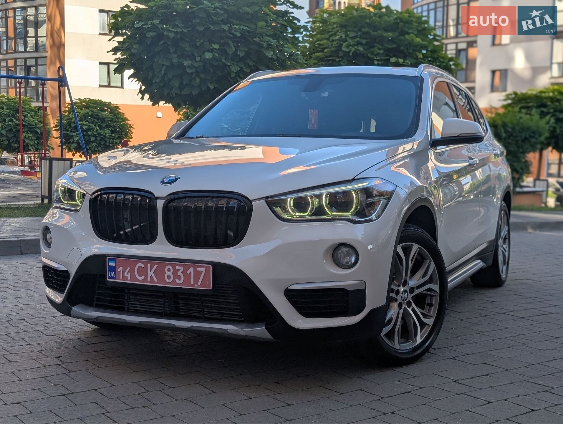 BMW X1 2018 VIN WBXHT3C32J5L28366 фото оголошення 2 з 87