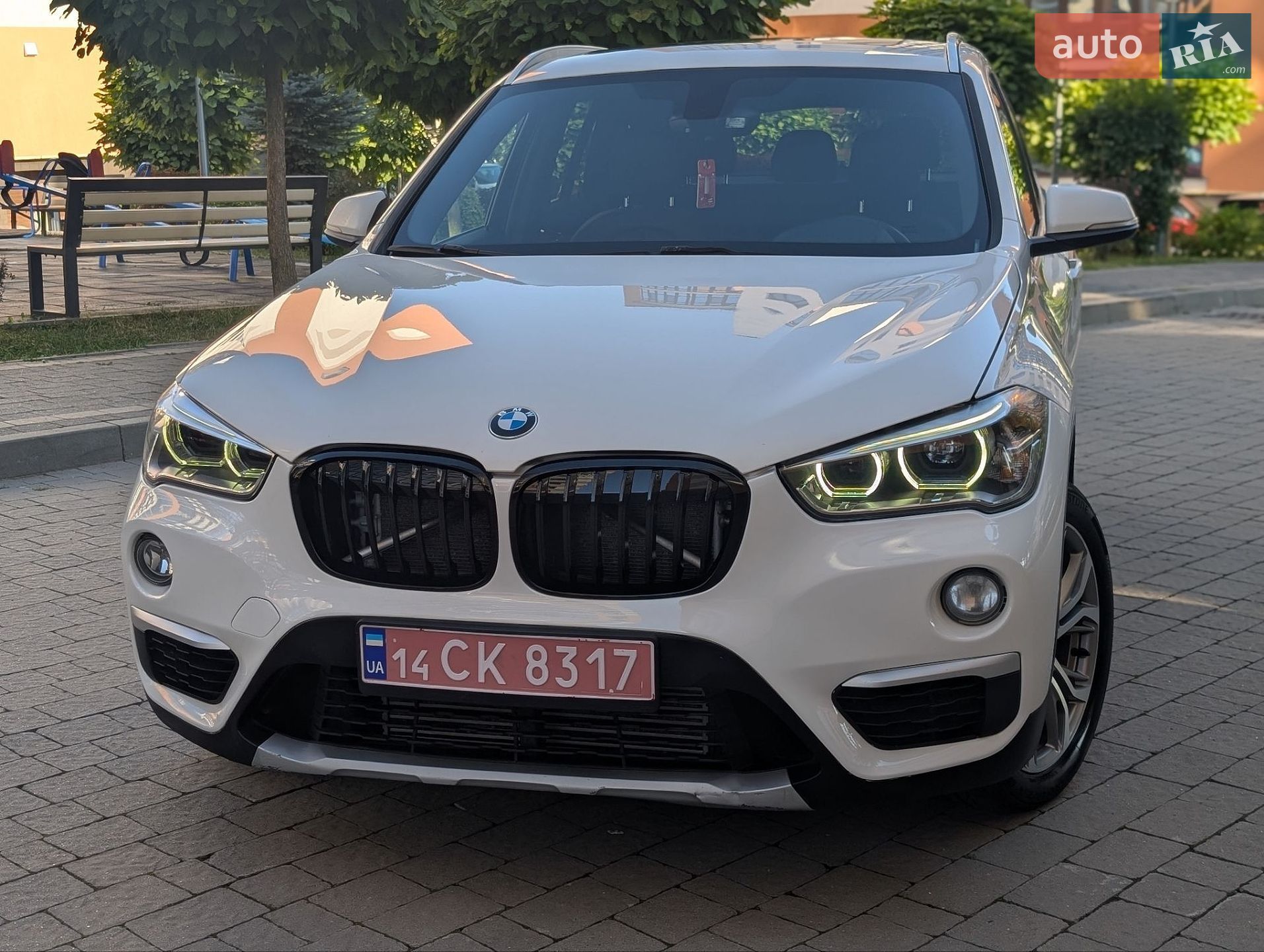 BMW X1 2018 VIN WBXHT3C32J5L28366 фото оголошення 9 з 87