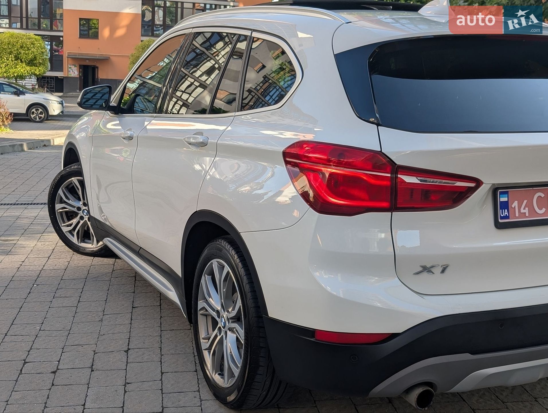 BMW X1 2018 VIN WBXHT3C32J5L28366 фото оголошення 32 з 87