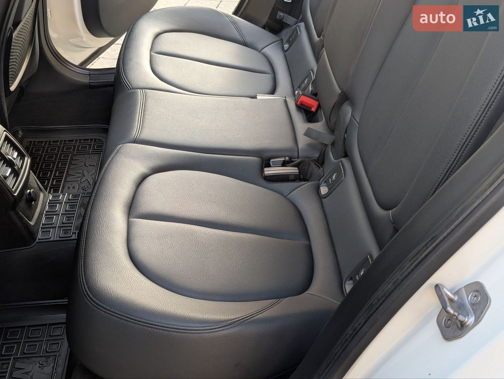 BMW X1 2018 VIN WBXHT3C32J5L28366 фото оголошення 79 з 87