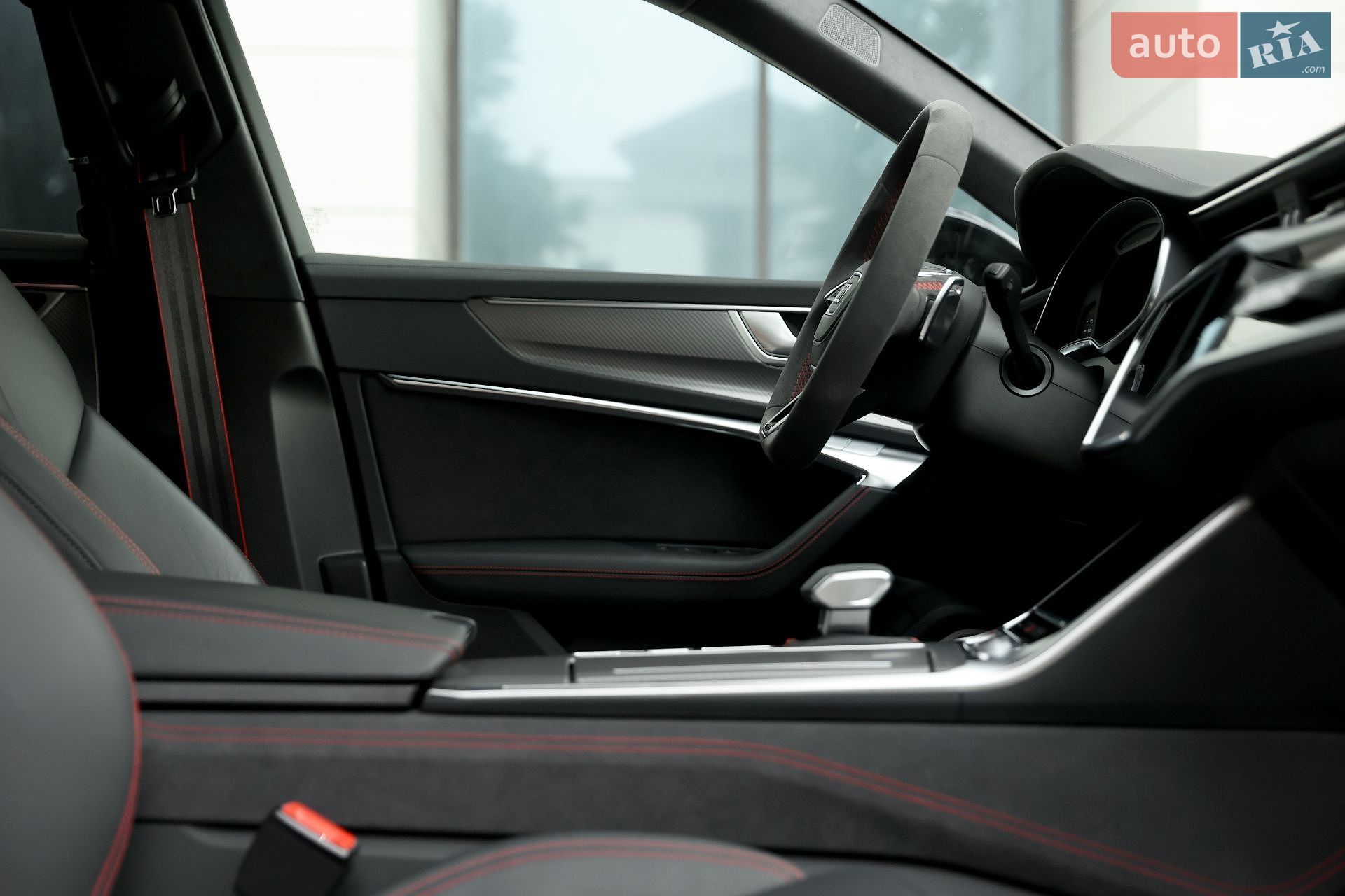 Audi RS6 2025 VIN WUAZZZF25SN907538 фото оголошення 13 з 27