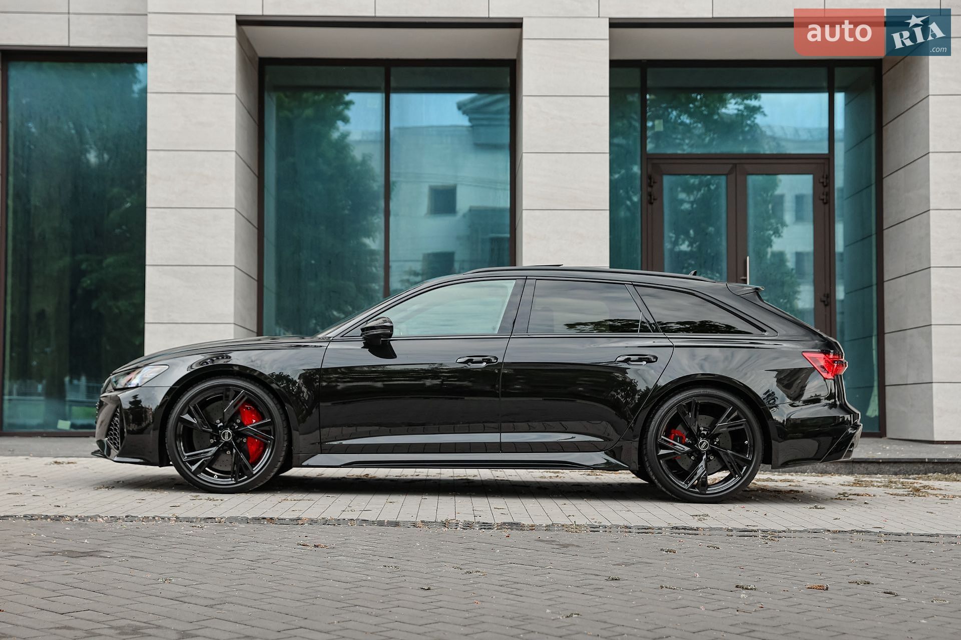 Audi RS6 2025 VIN WUAZZZF25SN907538 фото оголошення 3 з 27