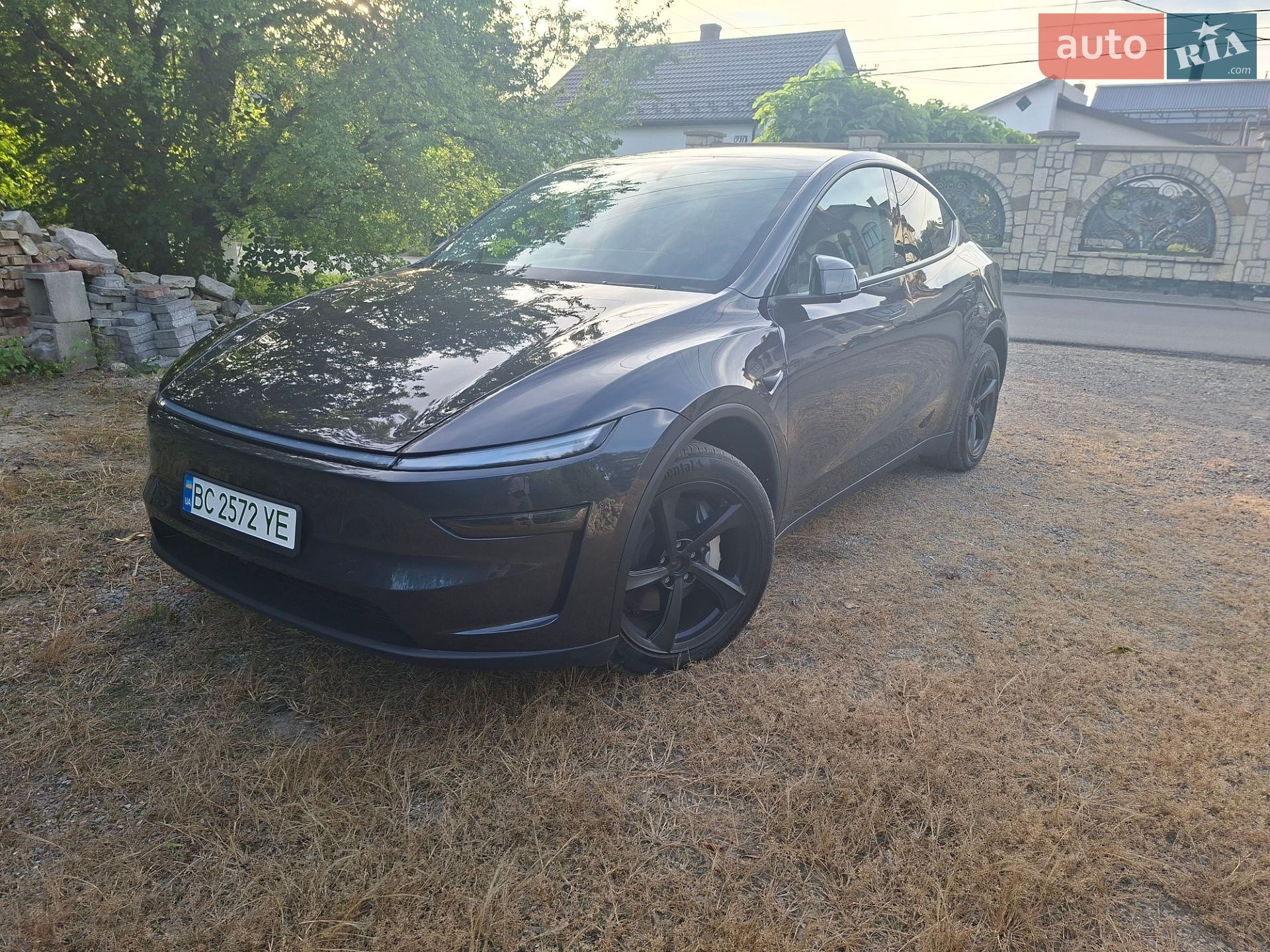 Tesla Model Y 2025 VIN 7SAYGDEE3TF446601 фото оголошення 16 з 18