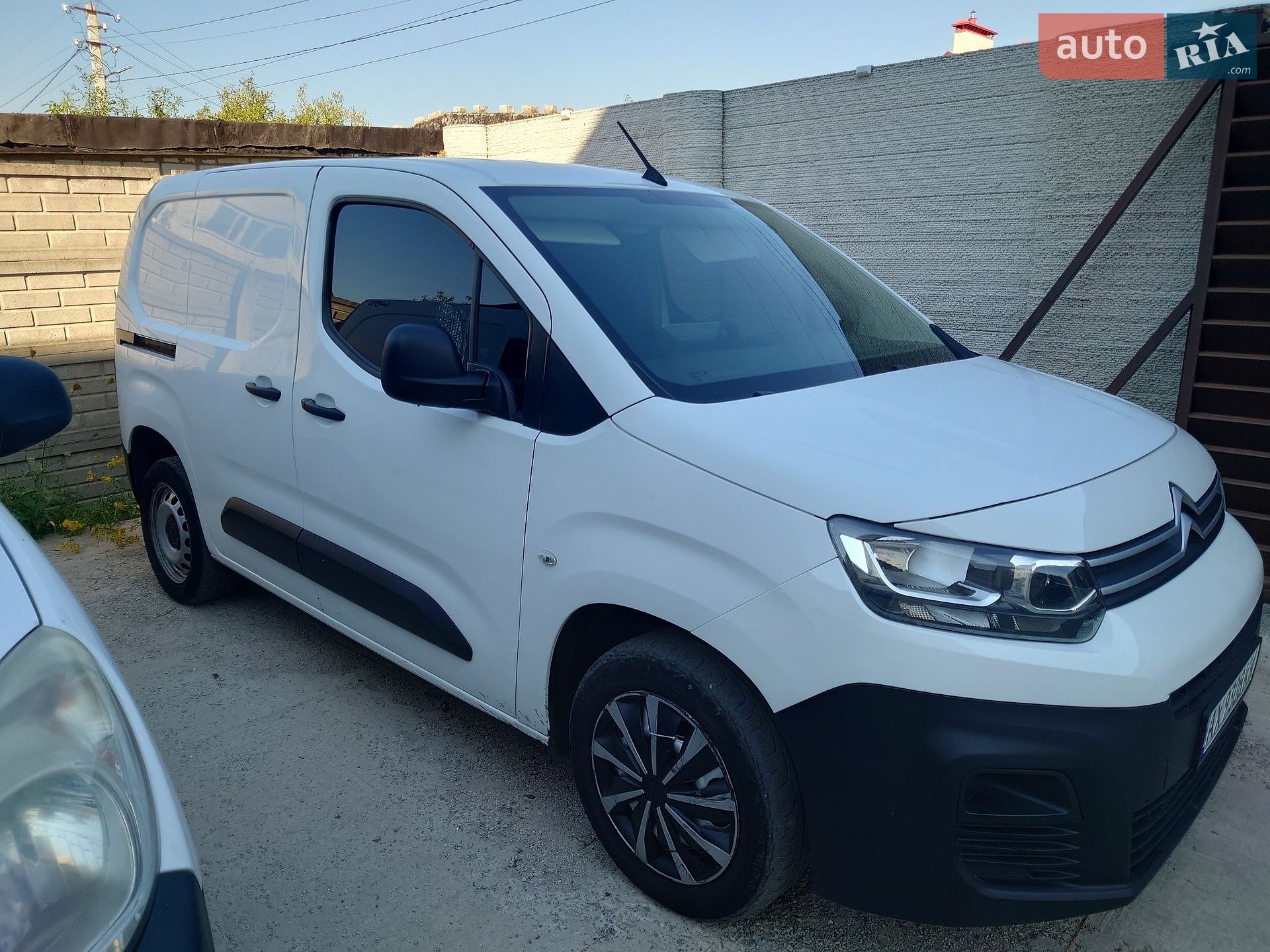 Citroen Berlingo 2021 VIN VR7EF9HPAMJ590885 фото оголошення 3 з 43