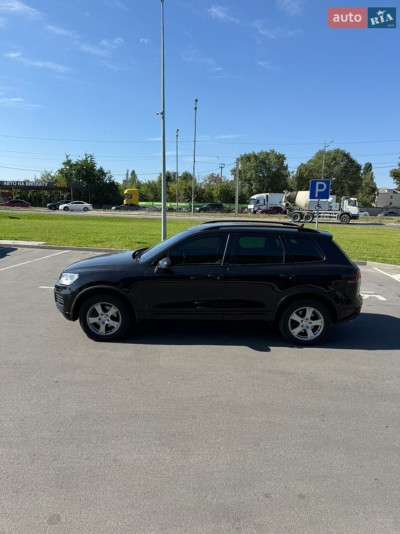 Volkswagen Touareg 2011 VIN WVGEF9BP7CD005742 фото оголошення 2 з 15