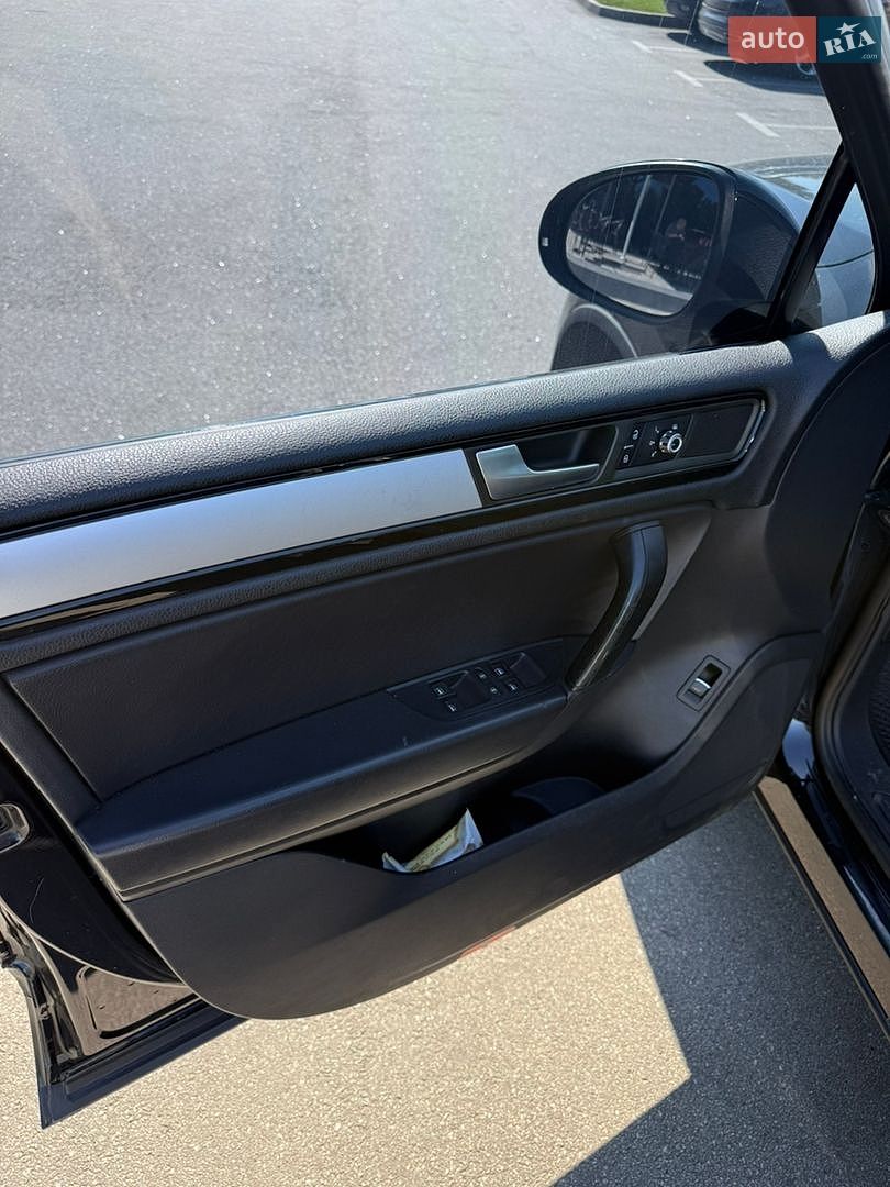 Volkswagen Touareg 2011 VIN WVGEF9BP7CD005742 фото оголошення 11 з 15
