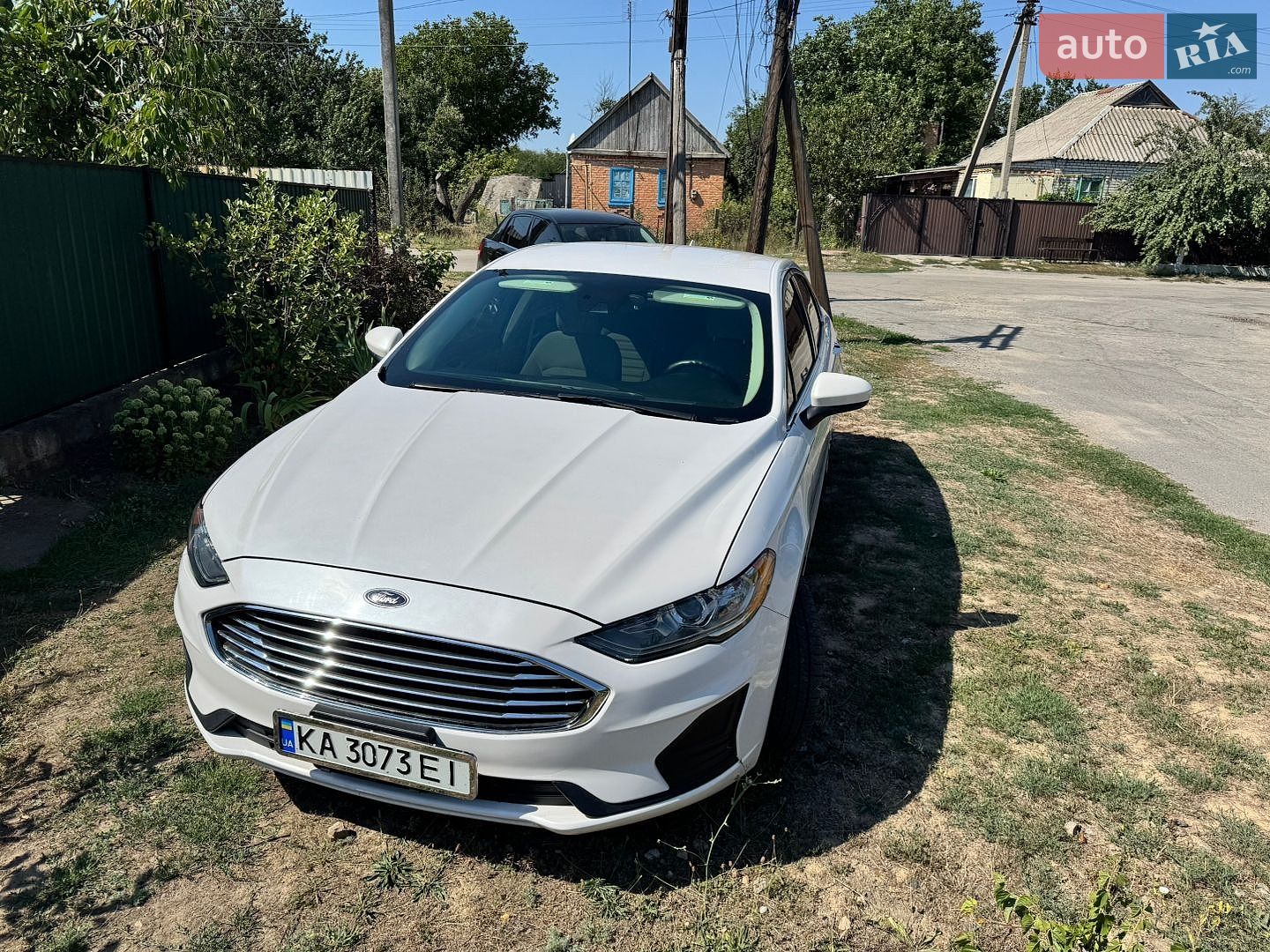 Ford Fusion 2019 VIN 3FA6P0LU3KR188610 фото оголошення 2 з 32