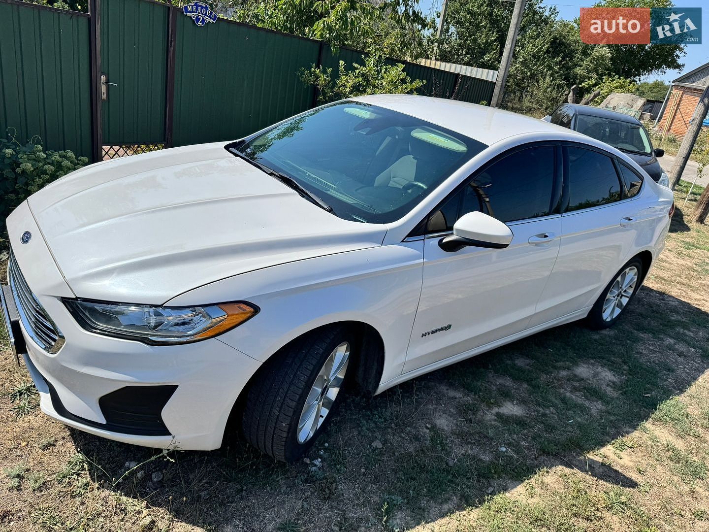 Ford Fusion 2019 VIN 3FA6P0LU3KR188610 фото оголошення 3 з 32