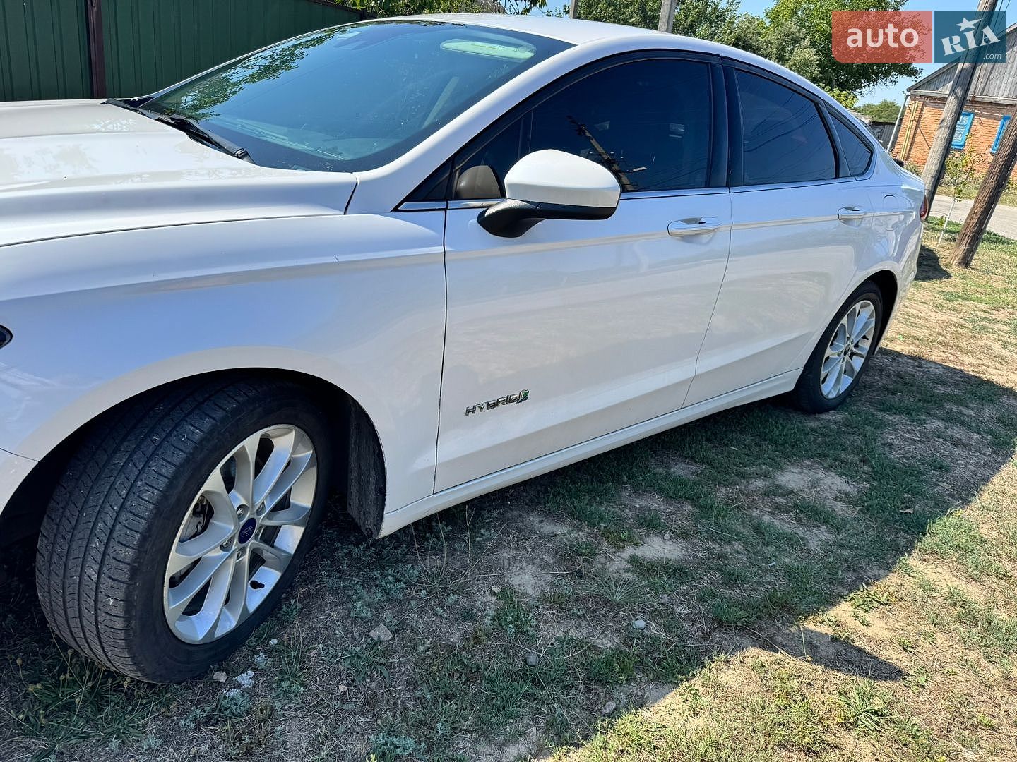 Ford Fusion 2019 VIN 3FA6P0LU3KR188610 фото оголошення 4 з 32