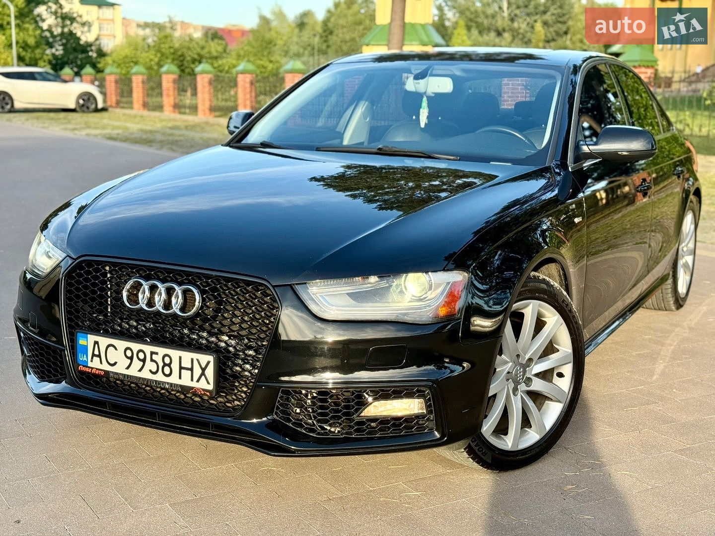Audi A4 2015 VIN WAUFFAFLXFN039090 фото оголошення 11 з 45