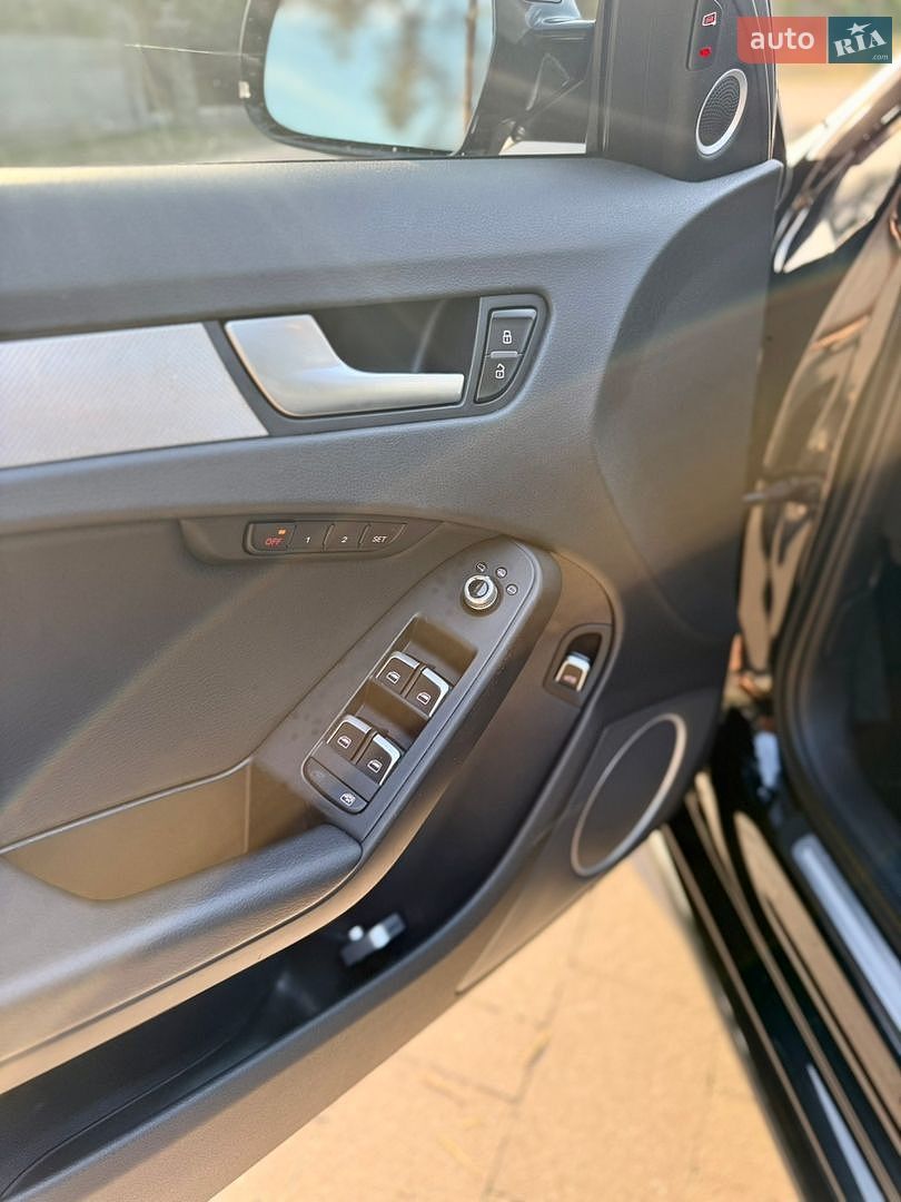 Audi A4 2015 VIN WAUFFAFLXFN039090 фото оголошення 32 з 45