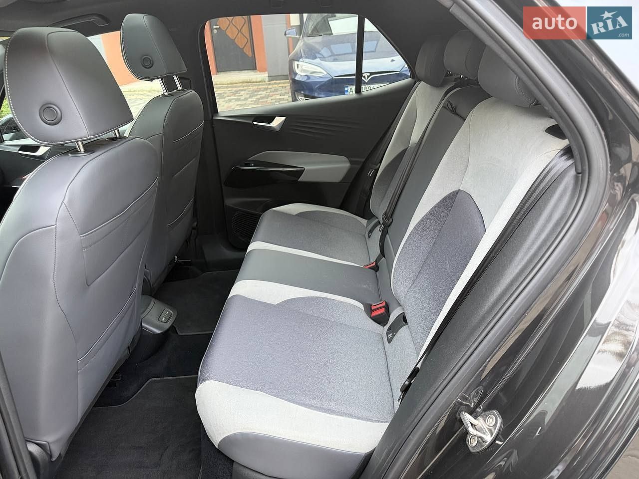 Volkswagen ID.3 2020 VIN WVWZZZE1ZLP005603 фото оголошення 5 з 11