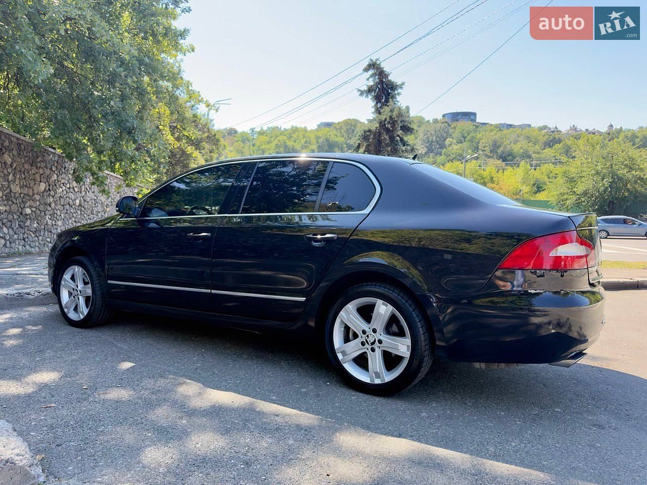 Skoda Superb 2010 VIN TMBAB73T0B9015156 фото оголошення 6 з 13