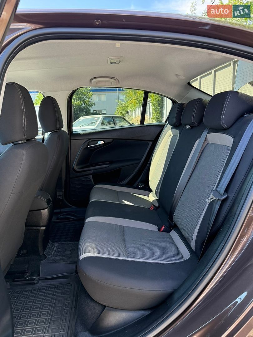 Fiat Tipo 2019 VIN ZFA35600006P31475 фото оголошення 18 з 34